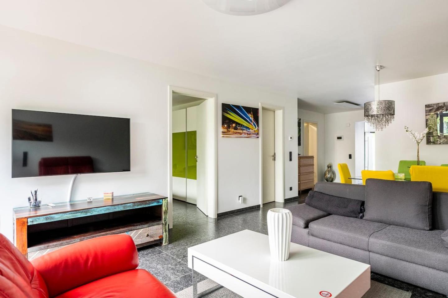 Wunderschoene Terrassenwohnung Mit Blick Ins Gruene! Meerbusch Esterno foto